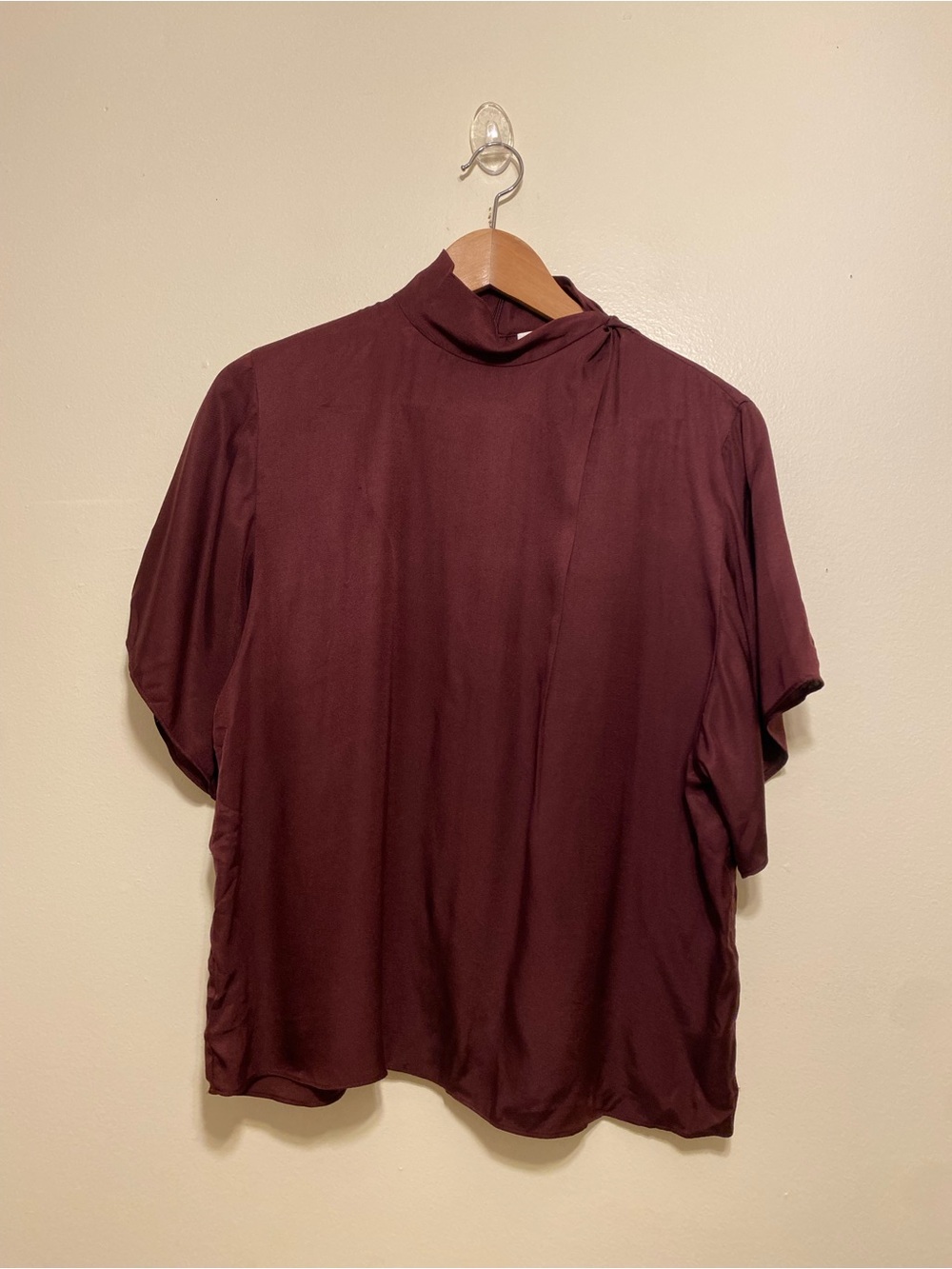 Vince Silk Short Sleeve High-Neck Tee in Deep Wine. Size M